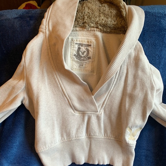 American Eagle Outfitters Tops - American Eagle cropped sweat shirt